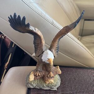 8” Tall Vintage 1999 Majestic Eagle Sculpture in Brown and White